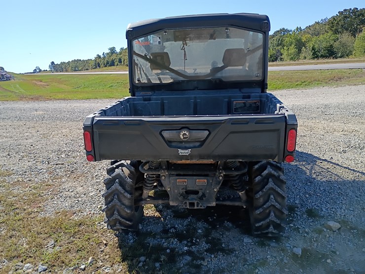 #22111-•-2022-can-am-hd-10-4-seater-side-by-side-image-7