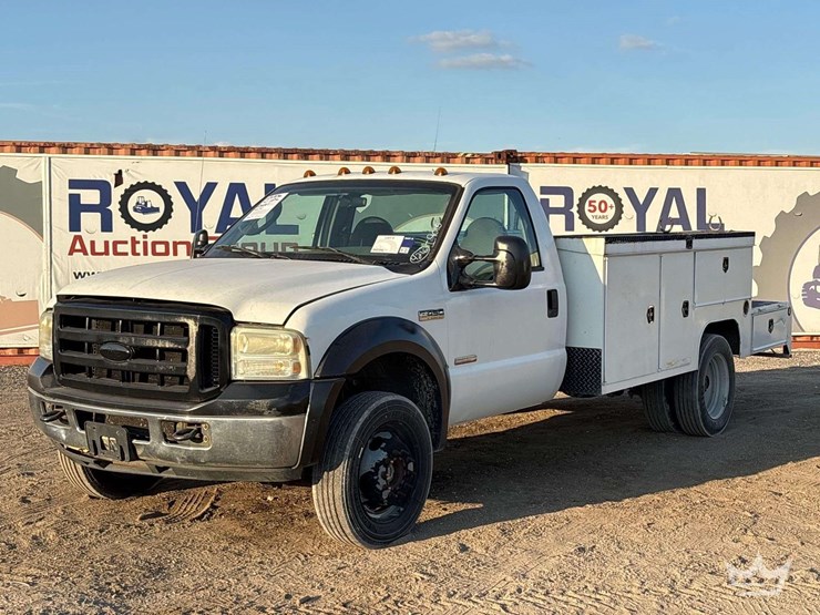 2006-ford-f450-image-24