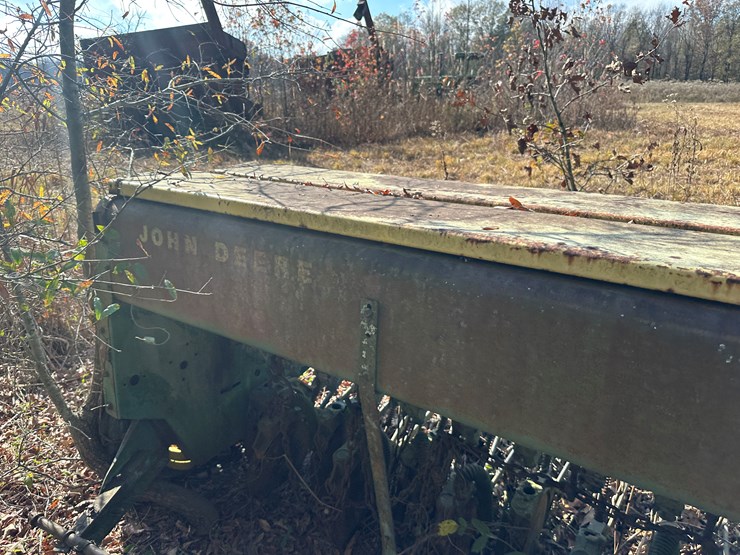 john-deere-12-image-15