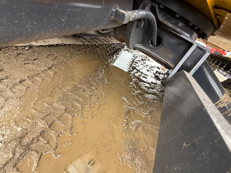 komatsu-pc56-7-image-37