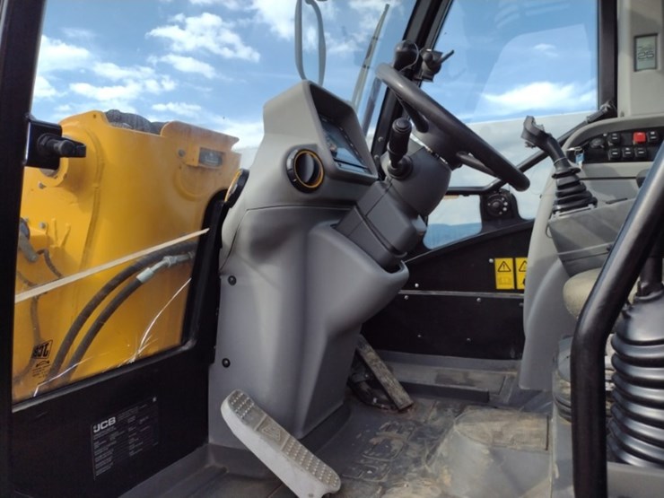jcb-tm420-image-13