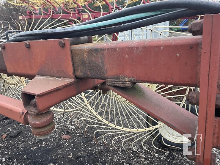 hesston-3983-image-4