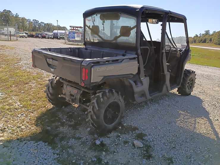 #22111-•-2022-can-am-hd-10-4-seater-side-by-side-image-9