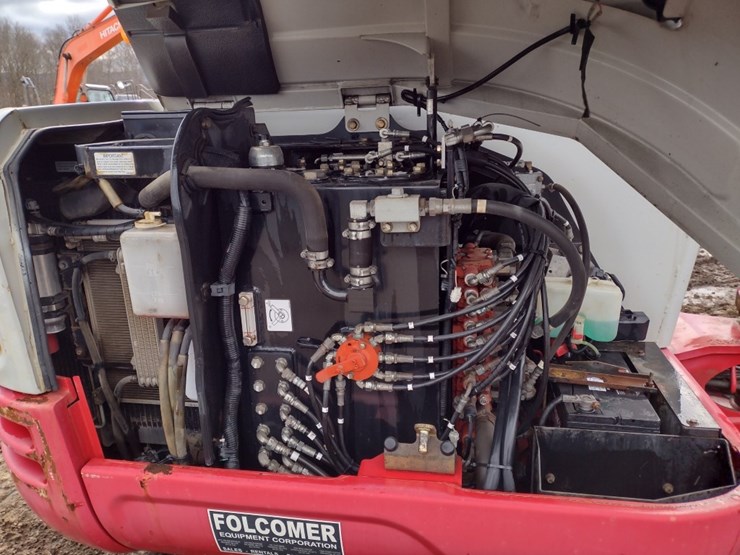 takeuchi-tb240-image-43