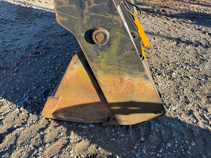 #87-•-88”-4-in-1-bucket-inv#33614-image-12