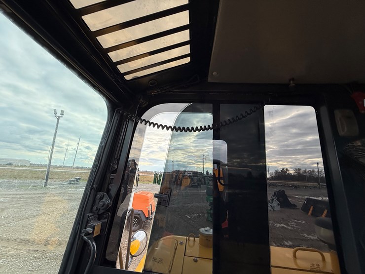 komatsu-pc56-7-image-50