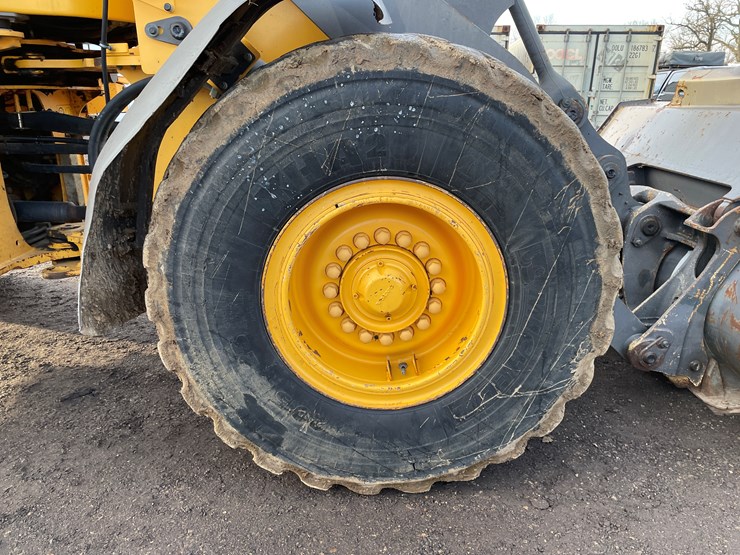 2013-volvo-l70g-image-11