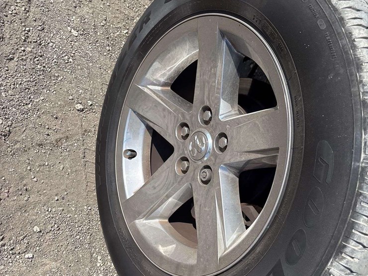 2014-dodge-1500-image-26