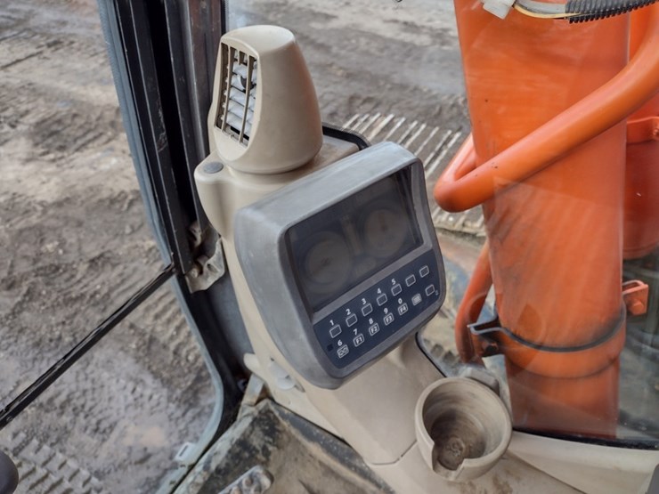 2006-hitachi-zx270-image-8