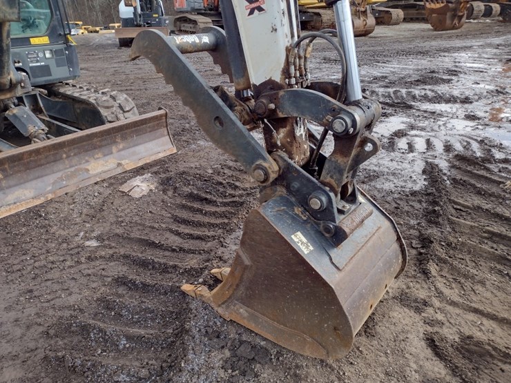 22-bobcat-e60-image-17