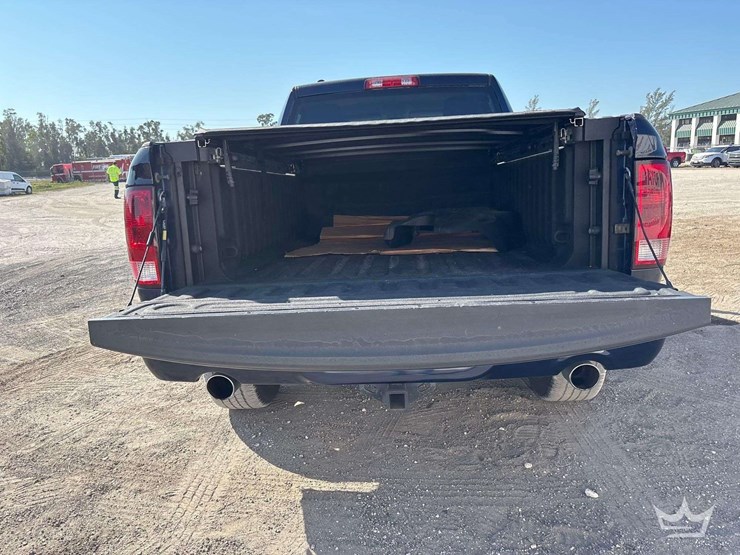 2014-dodge-1500-image-19