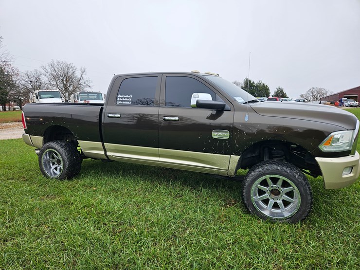 2014-dodge-2500-image-19