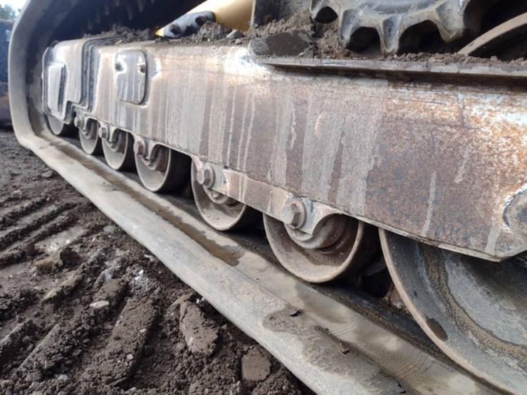 18-deere-333g-image-23