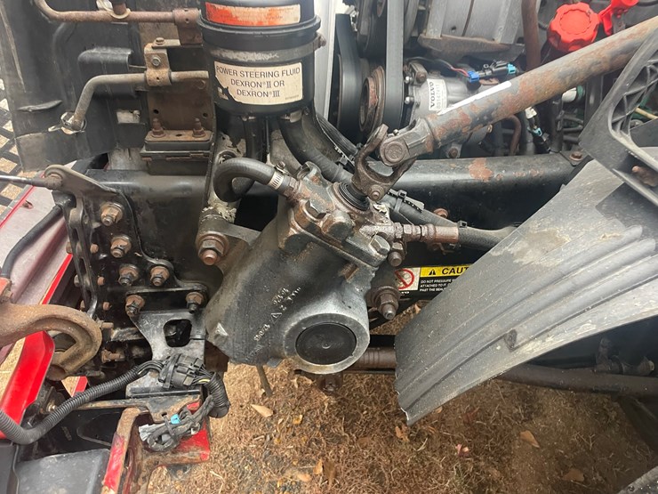 2008-volvo-10-image-26