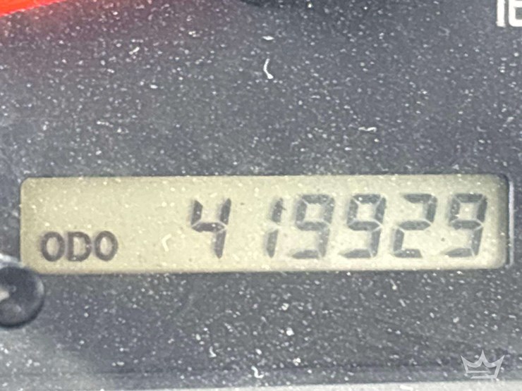 2016-isuzu-npr-image-16