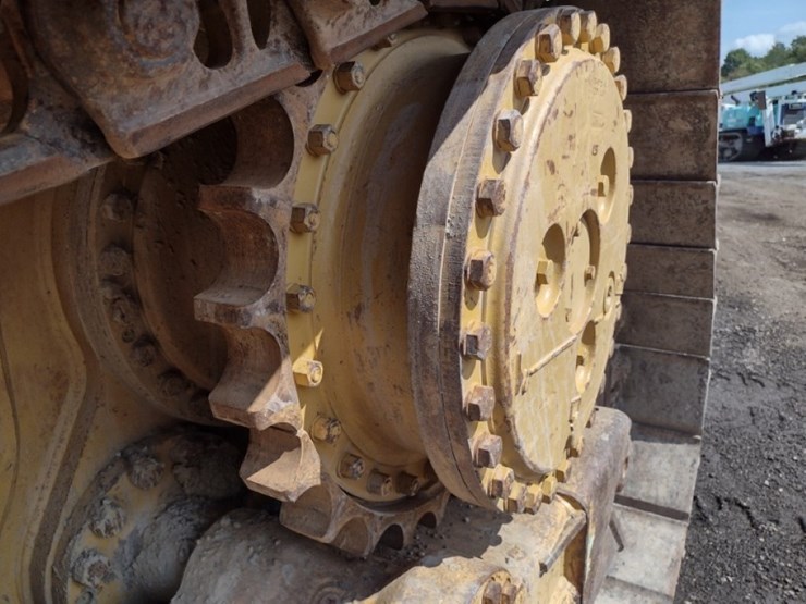 15-caterpillar-d6n-xl-image-23