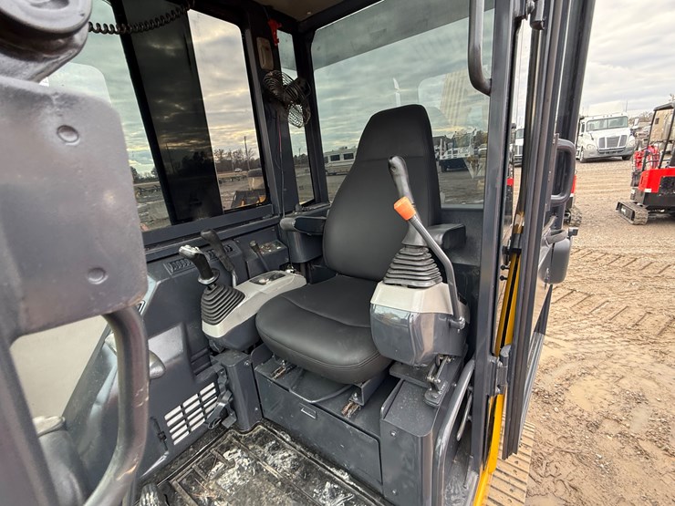 komatsu-pc56-7-image-38