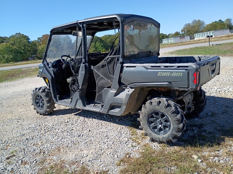 #22111-•-2022-can-am-hd-10-4-seater-side-by-side-image-4