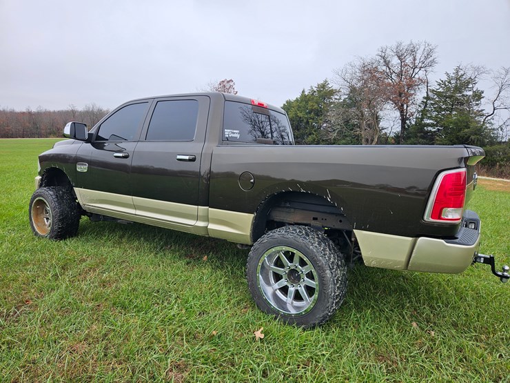 2014-dodge-2500-image-8