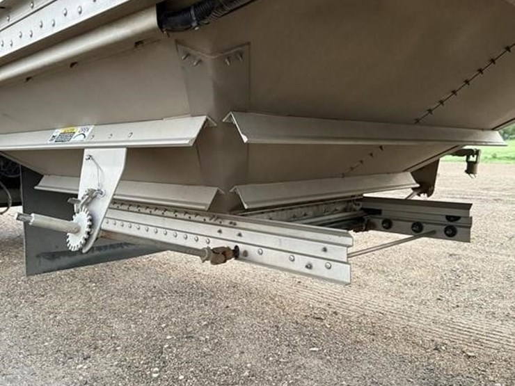 2024-wilson-pacesetter-w/-pup-image-11