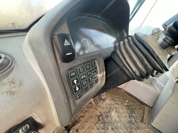 2013-volvo-l70g-image-28