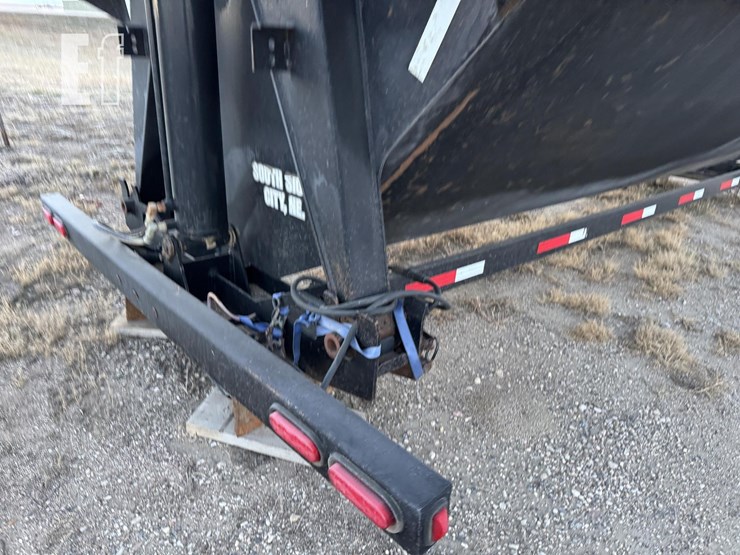 side-dump-industries-16ft-well-truck-mount-image-19