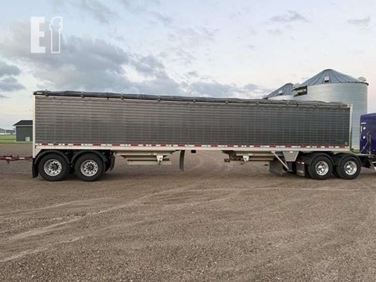 2024-wilson-pacesetter-w/-pup-image-2