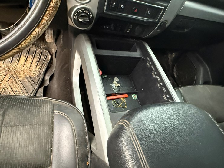 2017-nissan-titan-image-35