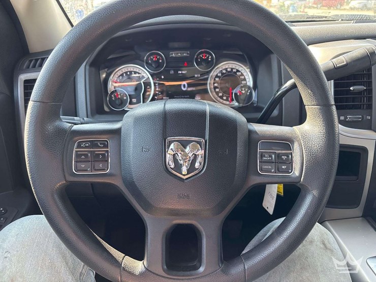 2014-dodge-1500-image-14