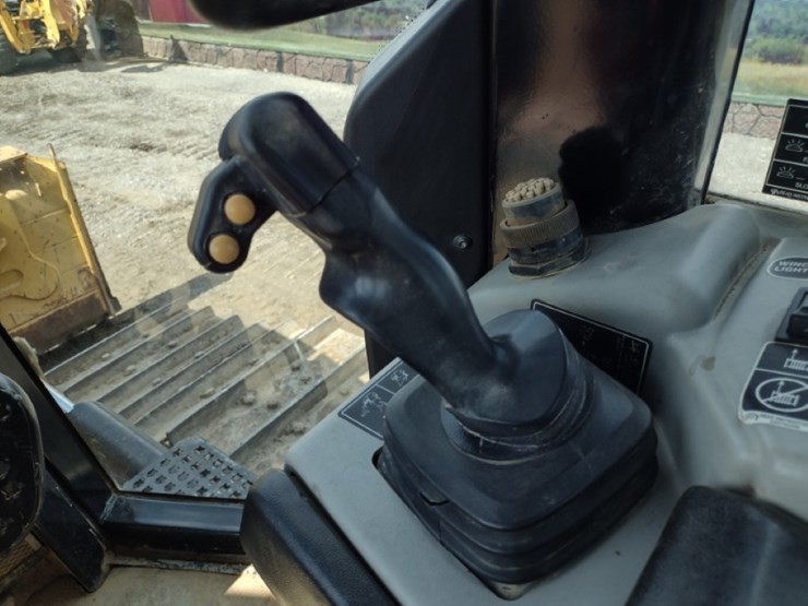 15-caterpillar-d6n-xl-image-10