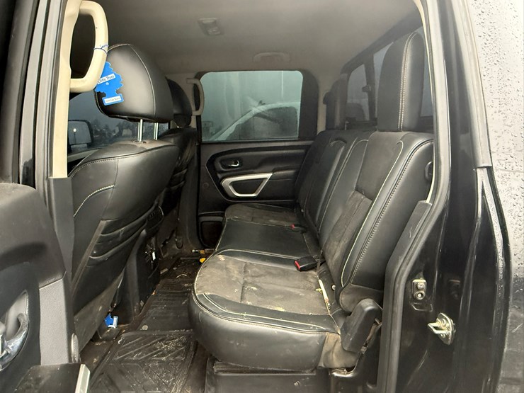 2017-nissan-titan-image-28