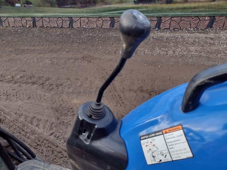 new-holland-boomer-37-image-10