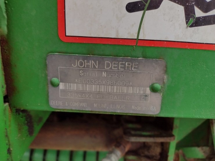 john-deere-335-image-9