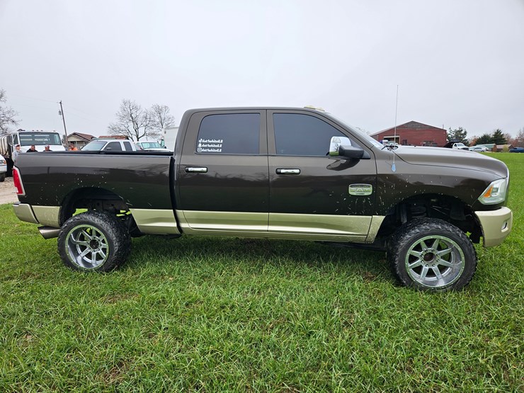 2014-dodge-2500-image-18