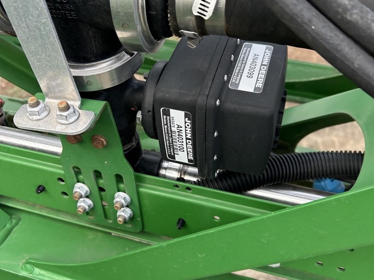 2017-john-deere-r4038-image-52