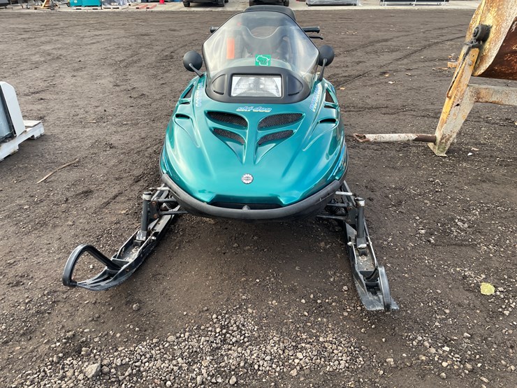 #1086-•-1996-ski-doo-touring-sle500-snowmobile-image-2
