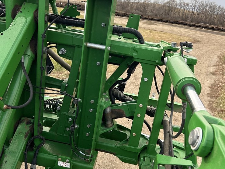 2017-john-deere-r4038-image-67