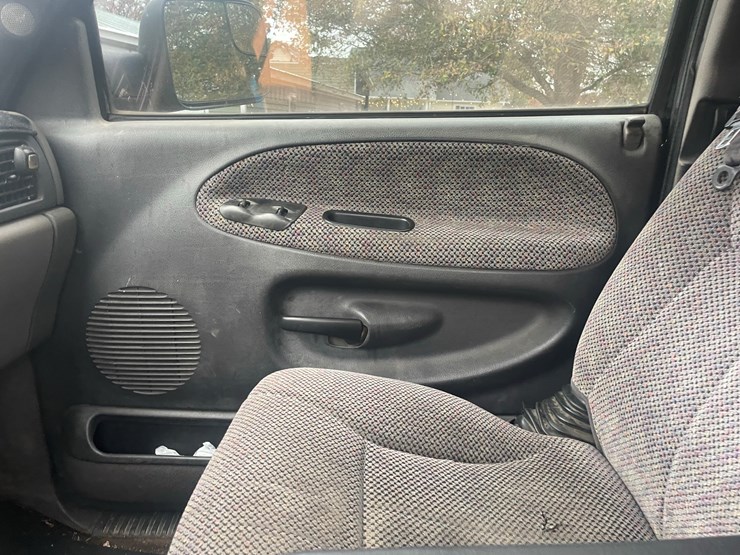 1997-dodge-2500-image-25