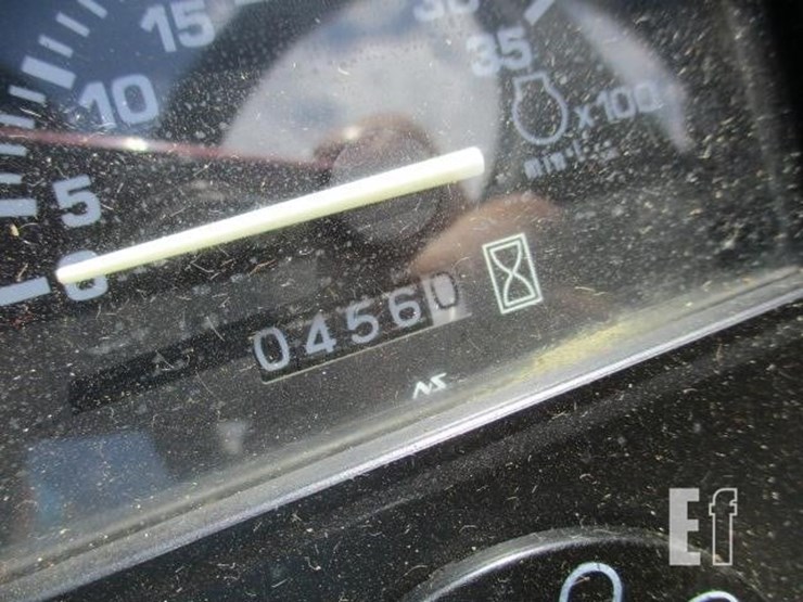 john-deere-2305-image-19