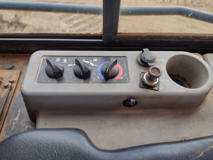 komatsu-d61ex-23-image-11