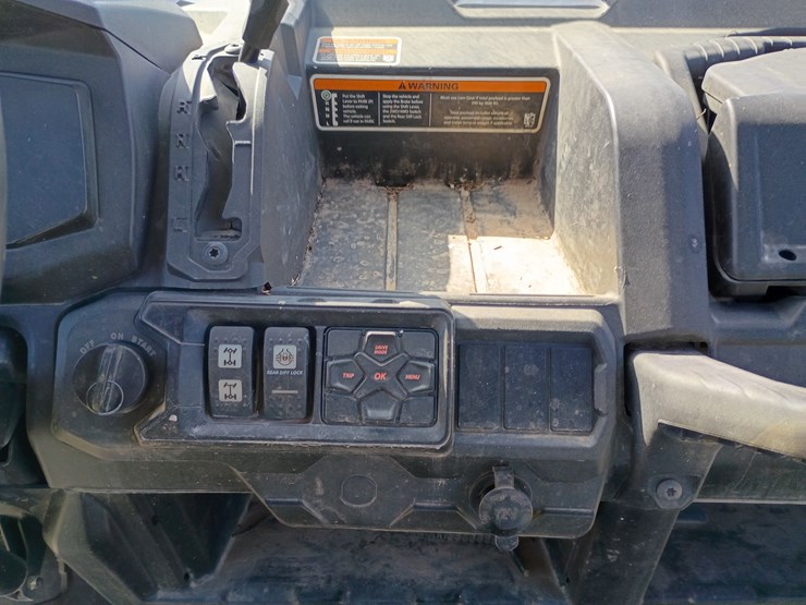 #22111-•-2022-can-am-hd-10-4-seater-side-by-side-image-28