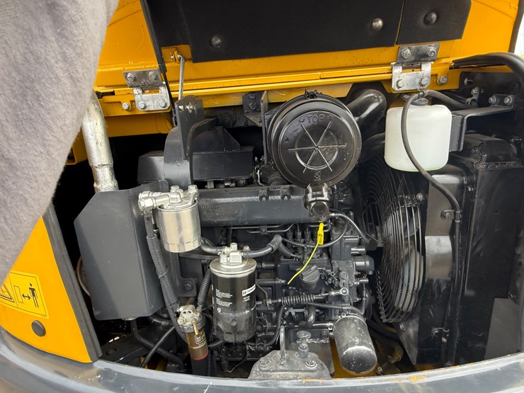 komatsu-pc56-7-image-10