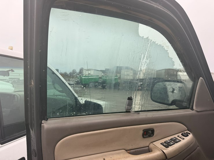 2000-chevrolet-tahoe-image-27