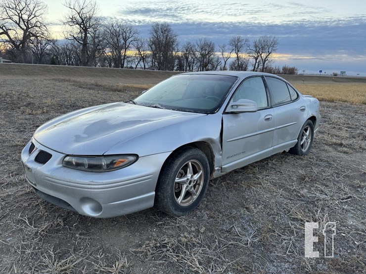 2003-pontiac-grand-prix-image-1