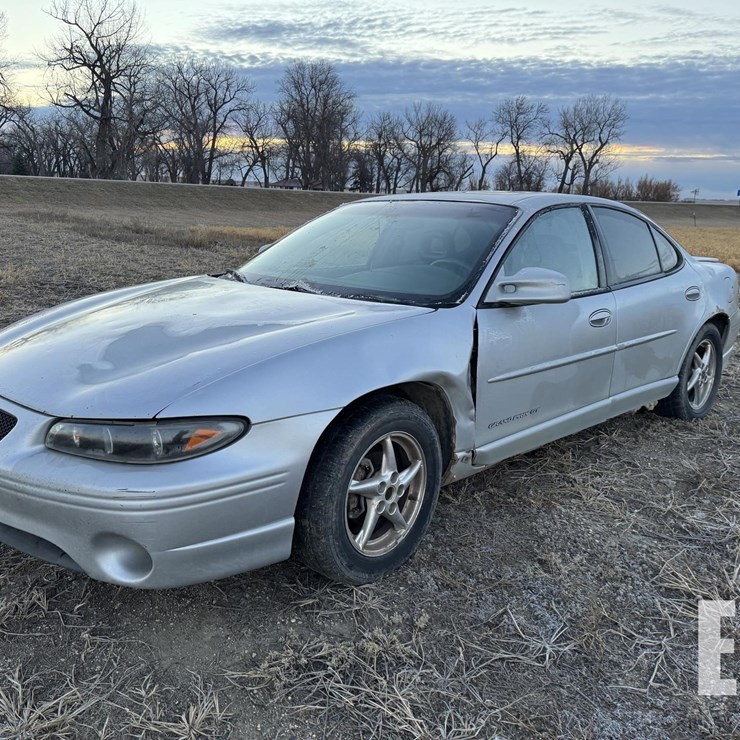 2003 PONTIAC GRAND PRIX