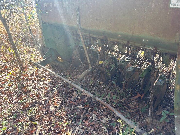 john-deere-12-image-12