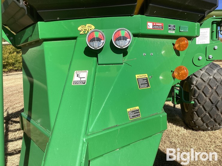 john-deere-1830-image-19