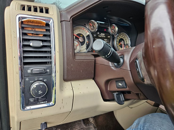 2014-dodge-2500-image-48