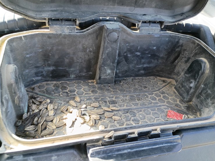 #22111-•-2022-can-am-hd-10-4-seater-side-by-side-image-27