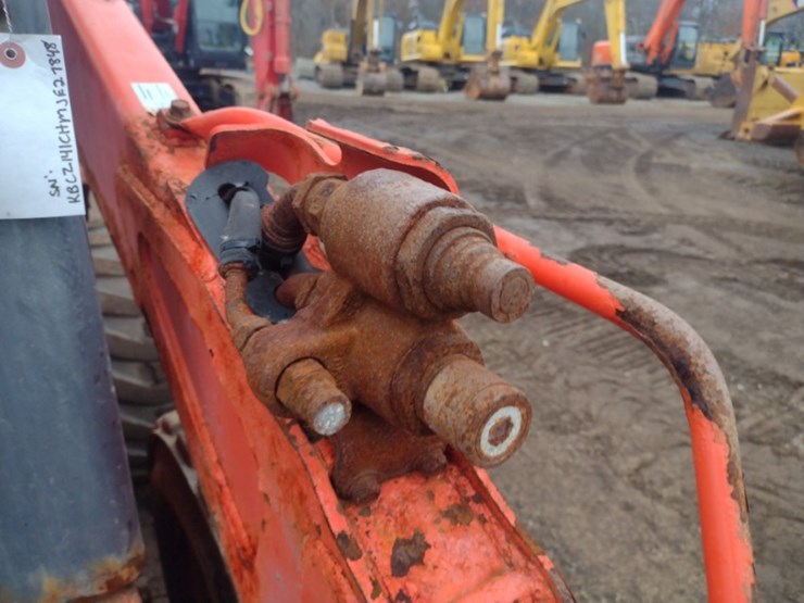 kubota-ssv75-image-16